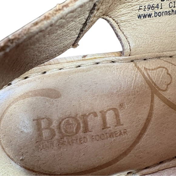 Born women’s tan Brown Cross Front Wedge
Stitch Detail Leather Slingback Size 6 - Picture 6 of 7